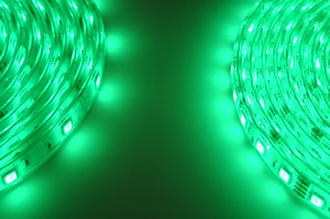 RGB 300LED vs. 150 LED zelena
